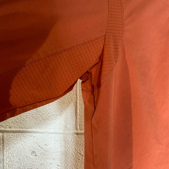 Stylish & Durable Dickies Performance Shirt - Size Large - Picture 5 of 5